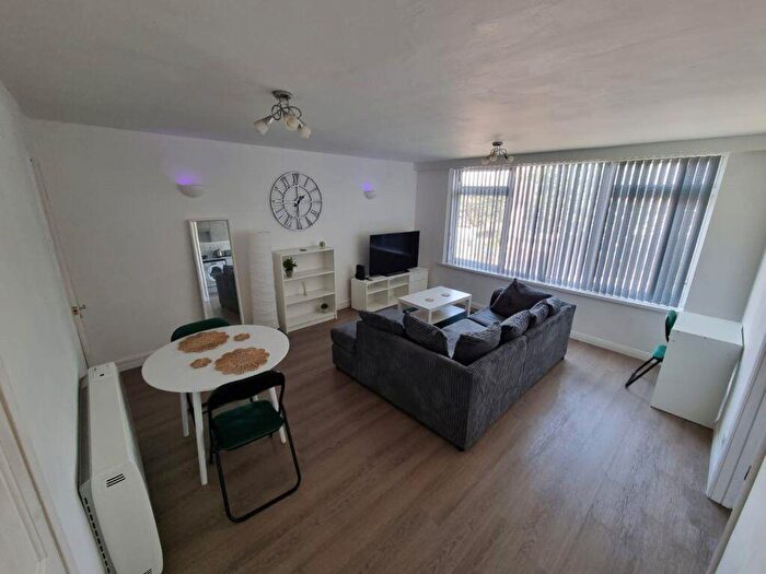 2 Bedroom Flat To Rent In Arden Grove, B16