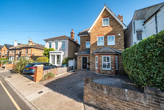 4 Bedroom Detached House For Sale In Grove Lane, Kingston Upon Thames, KT1