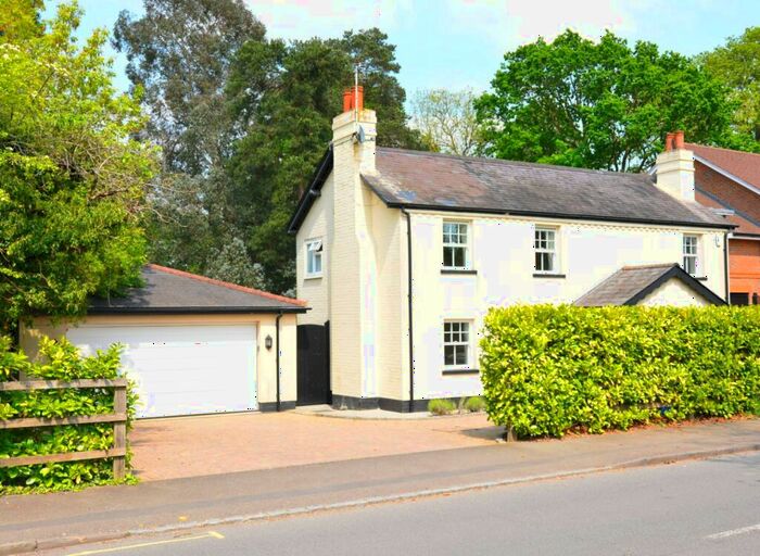 4 Bedroom Detached House For Sale In Lovel Road, Winkfield, Windsor, Berkshire, SL4