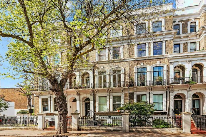 2 Bedroom Flat To Rent In Redcliffe Gardens, London, SW10