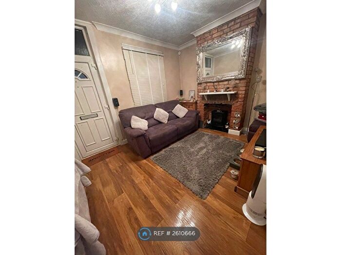 2 Bedroom End Of Terrace House To Rent In Castle Street, Greenhithe, DA9