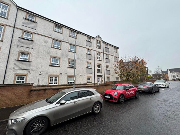 2 Bedroom Flat To Rent In Parklands Oval, Crookston, Glasgow, G53