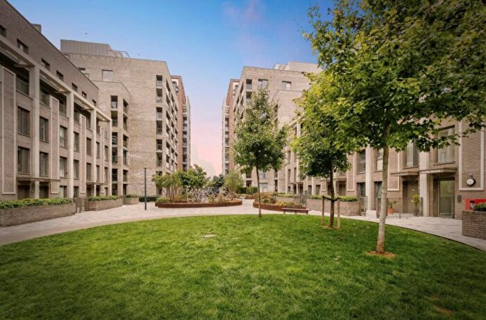4 Bedroom Flat For Sale In Cantwell House, - Ship Building Way, London, E13