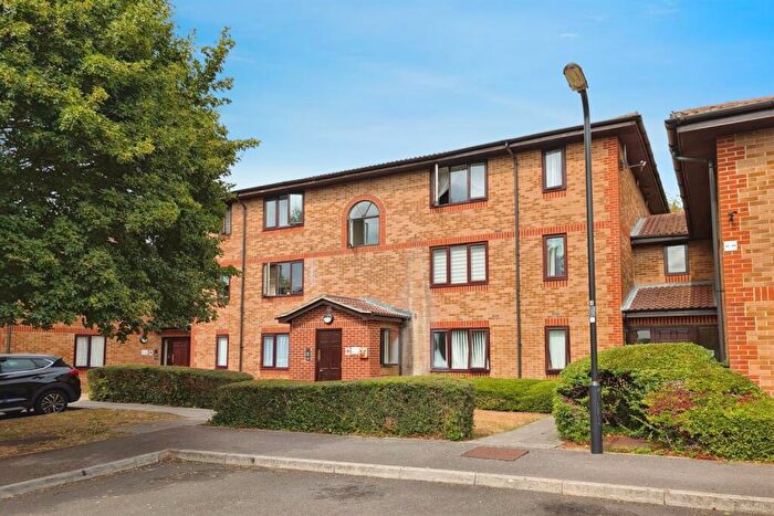 1 Bedroom Flat To Rent In Kern Close, SO16