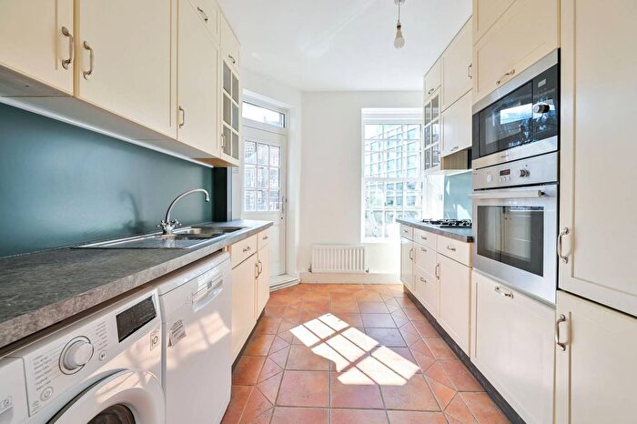 4 Bedroom Flat To Rent In Sumnar Street, South Bank, SE1