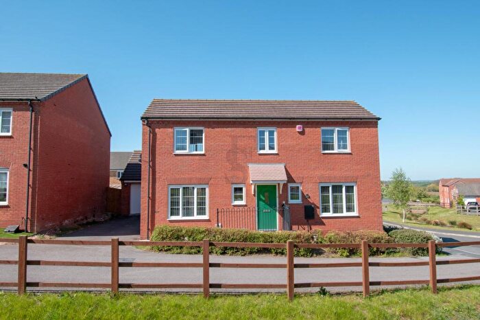 4 Bedroom Detached House For Sale In Catterick Way, Hamilton, LE5