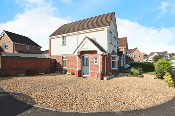 3 Bedroom Semi-Detached House For Sale In Stryd Hywel Harris, Ystrad Mynach, Hengoed, CF82