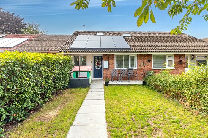 3 Bedroom Bungalow For Sale In Carroll Close, Newport Pagnell, Buckinghamshire, MK16
