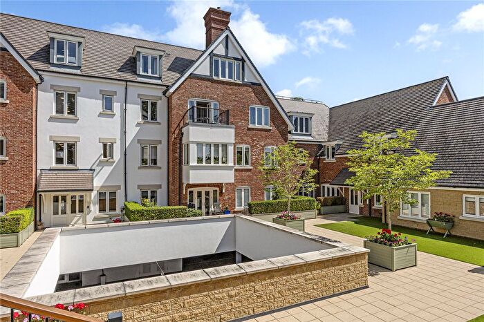 2 Bedroom Flat For Sale In Evesham Road, Wood Norton, Worcestershire, WR11