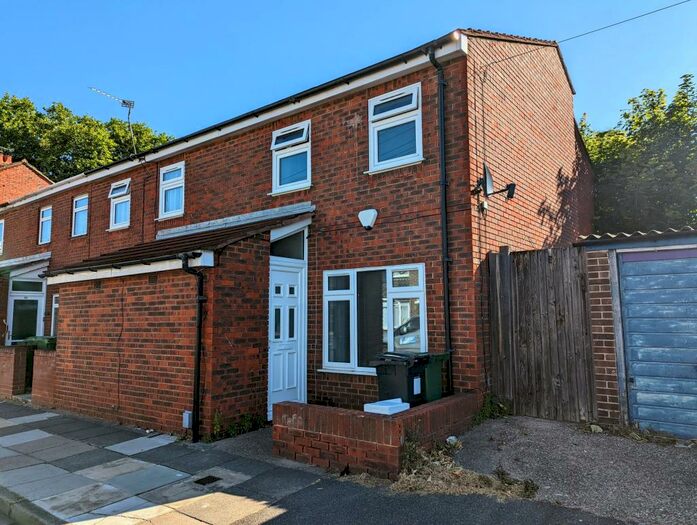 2 Bedroom House To Rent In Clarendon Street, Portsmouth, PO1
