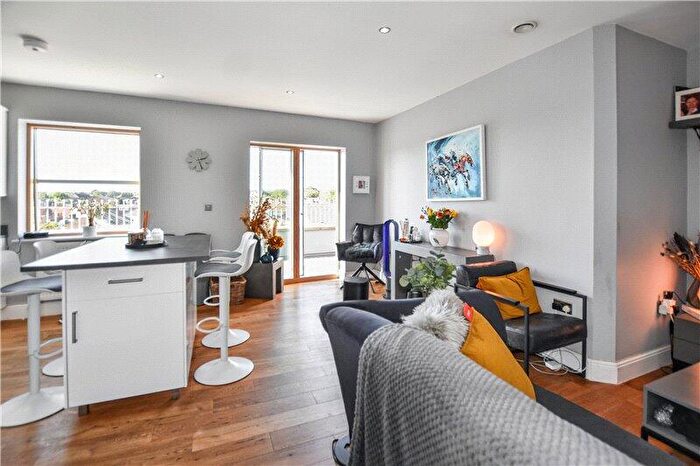 2 Bedroom Flat For Sale In Upper Wickham Lane, Welling, DA16