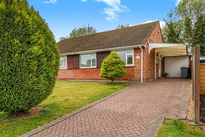 2 Bedroom Semi-Detached Bungalow For Sale In Borrowdale Avenue, Dunstable, LU6