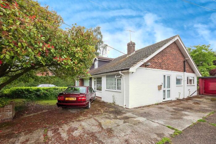 2 Bedroom Bungalow For Sale In Shalmsford Street, Chartham, Canterbury, Kent, CT4