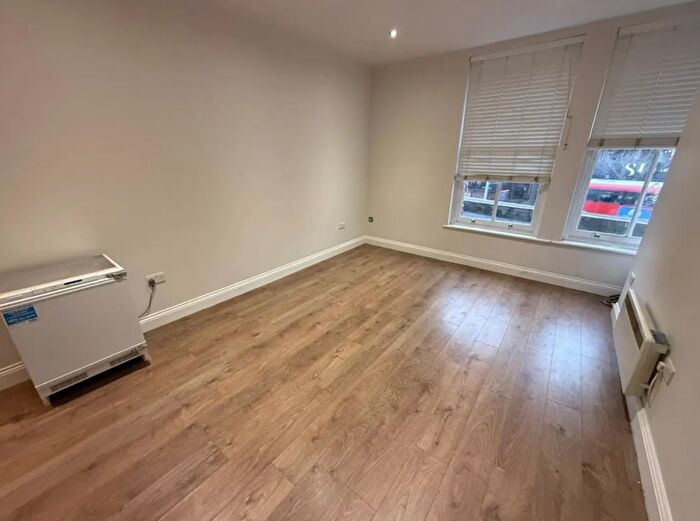 Studio To Rent In The Mall, London, London, W5