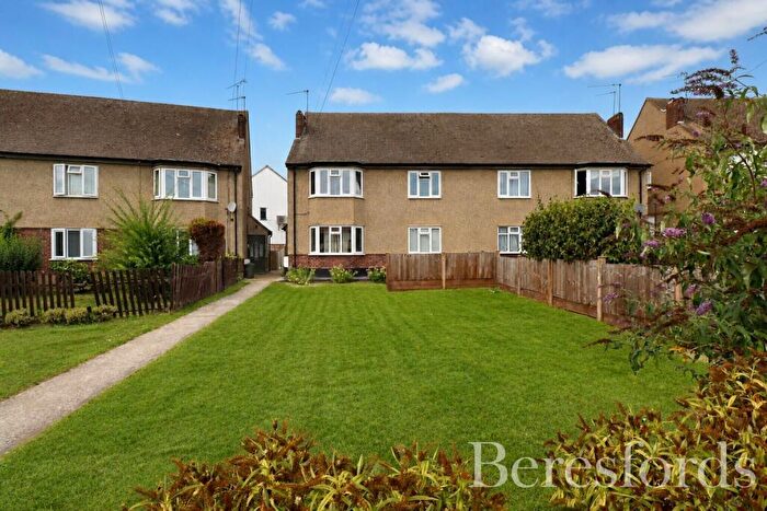 2 Bedroom Semi-Detached House For Sale In Front Lane, Upminster, RM14
