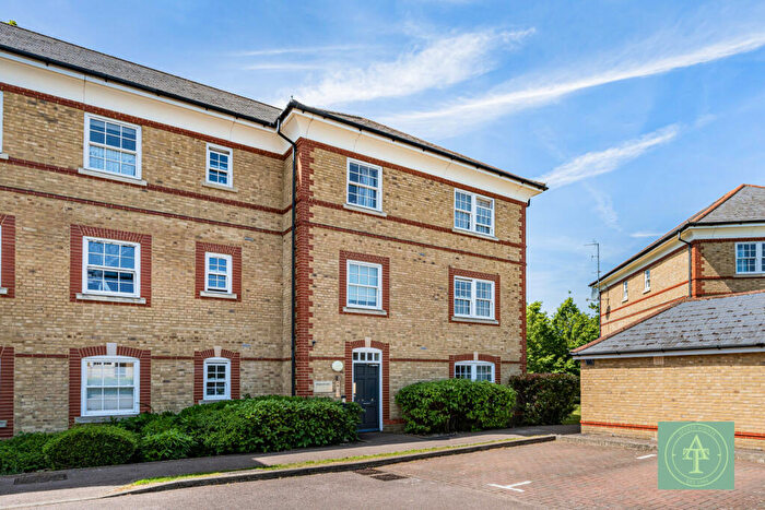 2 Bedroom Flat For Sale In Blackwell Close, Winchmore Hill, London, N21