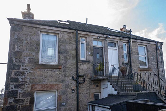 3 Bedroom Flat For Sale In Rose Street, Dunfermline, KY12