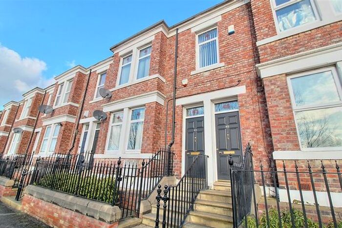 2 Bedroom Flat To Rent In Brighton Road, Bensham, Gateshead, NE8