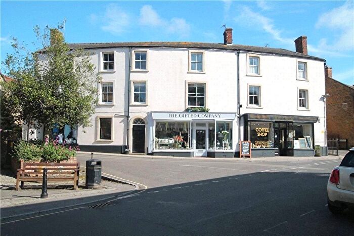 2 Bedroom Flat To Rent In Market Place, Castle Cary, Somerset, BA7