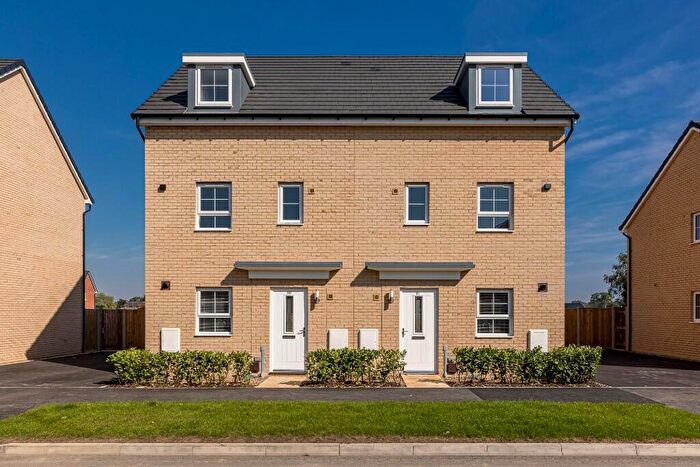 4 Bedroom Semi-Detached House To Rent In Ostler Road, Norwich, Norfolk, NR13