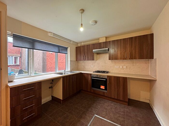 2 Bedroom Flat To Rent In Flat, - High Street, Dudley, West Midlands, DY1