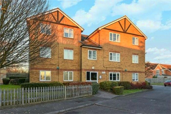 2 Bedroom Flat To Rent In Maplin Park, Langley, Slough, SL3