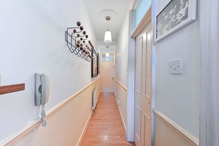 2 Bedroom Flat For Sale In Bavent Road, Camberwell, London, SE5