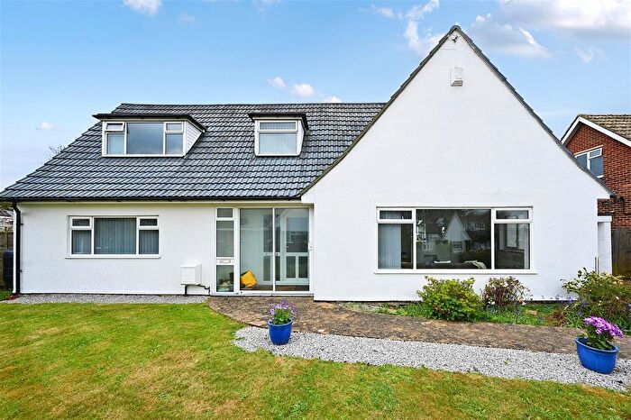 4 Bedroom Property For Sale In Drayton Rise, Little Common, Bexhill On Sea, TN39