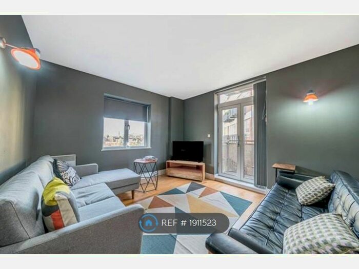 2 Bedroom Flat To Rent In Peckham Grove, London, SE15