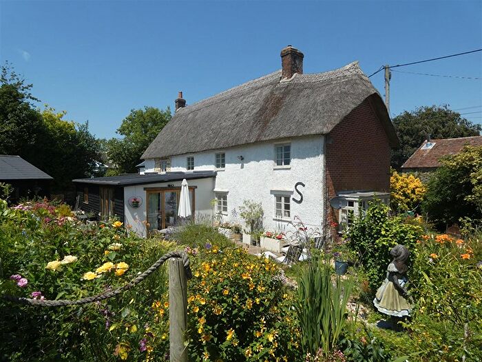 3 Bedroom Property For Sale In Kingston, Sturminster Newton, DT10