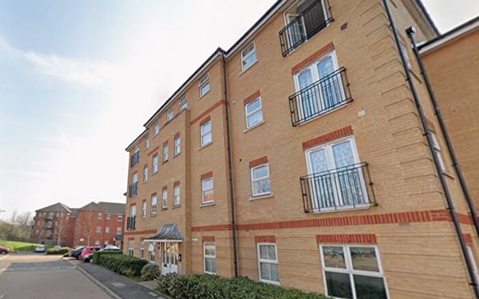 2 Bedroom Flat To Rent In Piper Way, Ilford, IG1