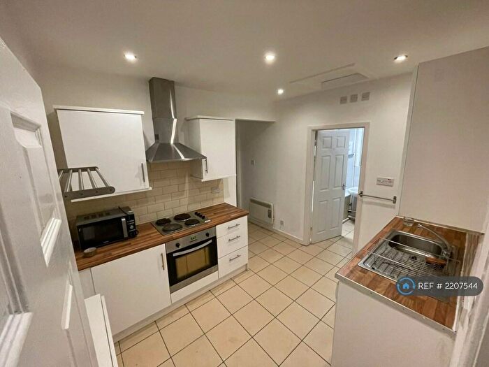 2 Bedroom Flat To Rent In Brookfield House, Ramsbottom, Bury, BL0