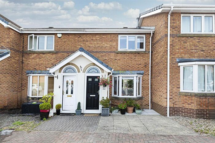 2 Bedroom Town House For Sale In Wentworth Avenue, Emley, Huddersfield, HD8