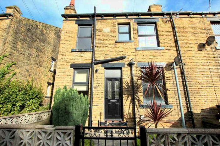 2 Bedroom Property To Rent In East Park Street Morley, LS27