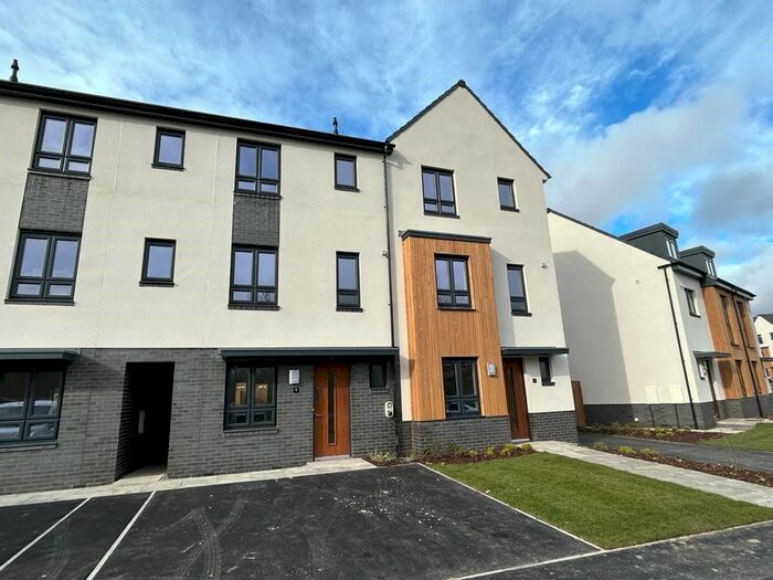 4 Bedroom Terraced House To Rent In Bramham Gardens, Leeds, Uk, LS15