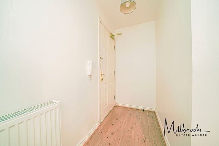 2 Bedroom Flat For Sale In Everside Close, Worsley, M28