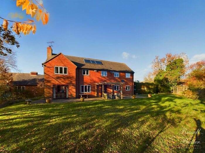 5 Bedroom Detached House For Sale In Shepperds Close, North Marston, Buckingham, MK18