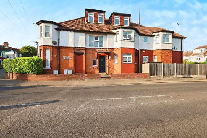 3 Bedroom Apartment For Sale In Valkyrie Road, Westcliff-on-sea, SS0