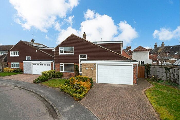 4 Bedroom Detached House For Sale In Good Intent, Edlesborough, LU6