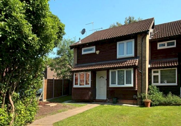 1 Bedroom Terraced House To Rent In Willowmead Close, Woking, GU21