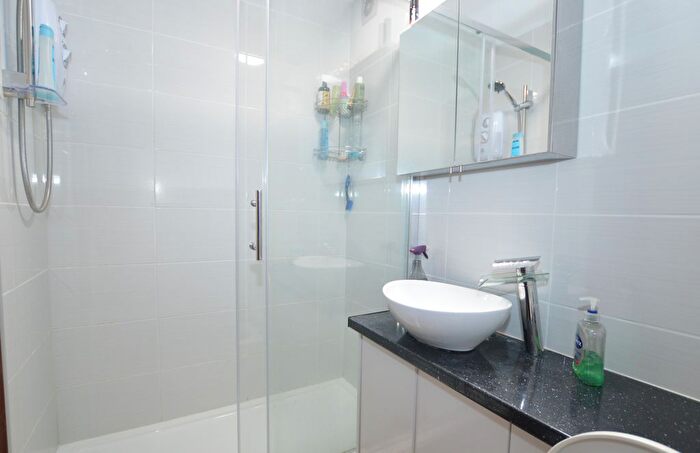 1 Bedroom Flat For Sale In Marlowe Gardens, London, SE9