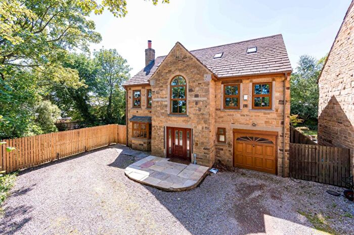 7 Bedroom Detached House For Sale In Southroyd Gardens, Pudsey, West Yorkshire, LS28
