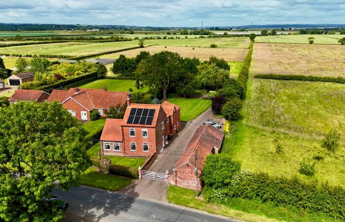 4 Bedroom Detached House For Sale In Ferry Road, Goxhill, DN19