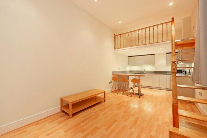 2 Bedroom Flat To Rent In Queensborough Terrace, London, W2