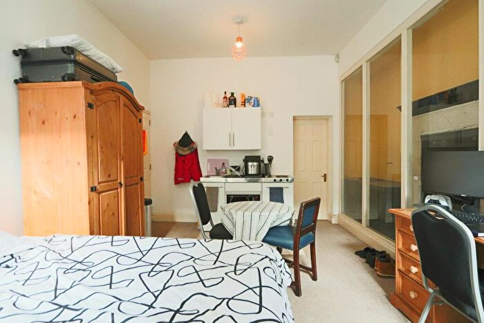 Studio To Rent In Berkeley Square, Bristol, BS8 - Photo 3