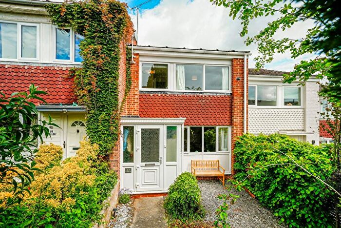 3 Bedroom Terraced House For Sale In Knaves Hill, Linslade, Leighton Buzzard, LU7
