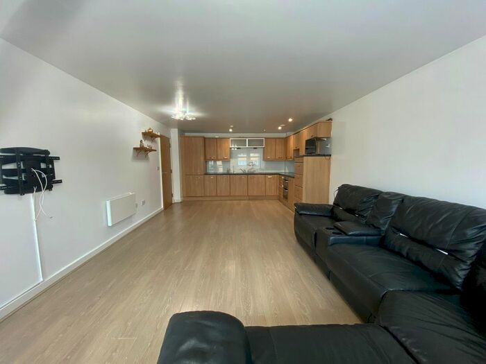 2 Bedroom Flat To Rent In Broughton Road, West Ealing, W13