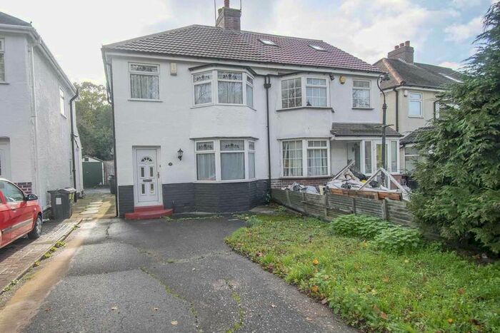 3 Bedroom Semi-Detached House To Rent In Robin Hood Lane, Hall Green, Birmingham B28