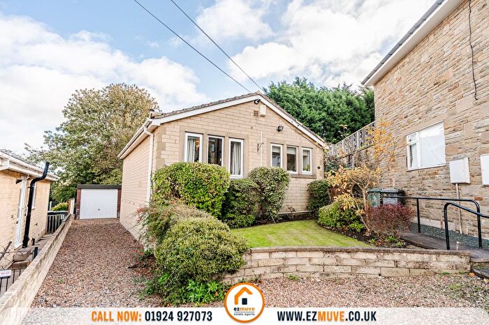 2 Bedroom Detached Bungalow For Sale In South Bank Road, Batley, WF17