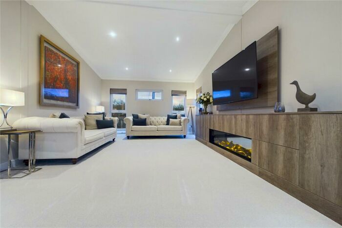 3 Bedroom Bungalow For Sale In Benham Lane, Riseley, Reading, RG7
